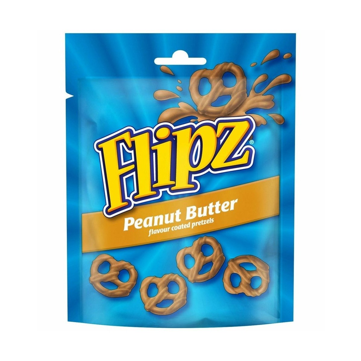 Un emballage bleu sur fond blanc, avec 5 petits bretzels enrobés d’un glaçage brun clair dont un en haut à gauche avec une éclaboussure de ce glaçage